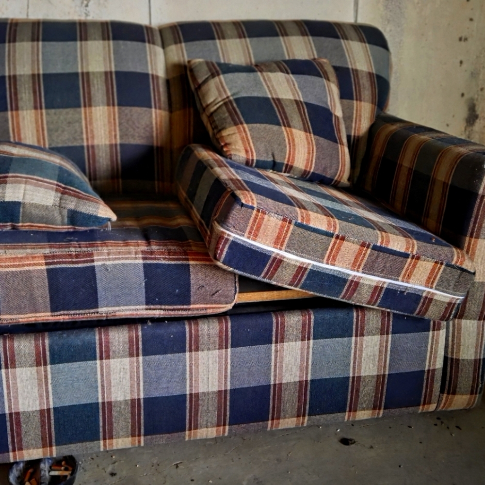 Plaid Patterned Sofa with Cushions